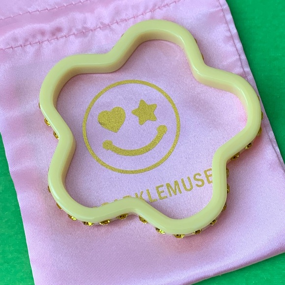 Sparklemuse Crystal Pave Flower Bangle Lemon Yellow - Picture 4 of 4